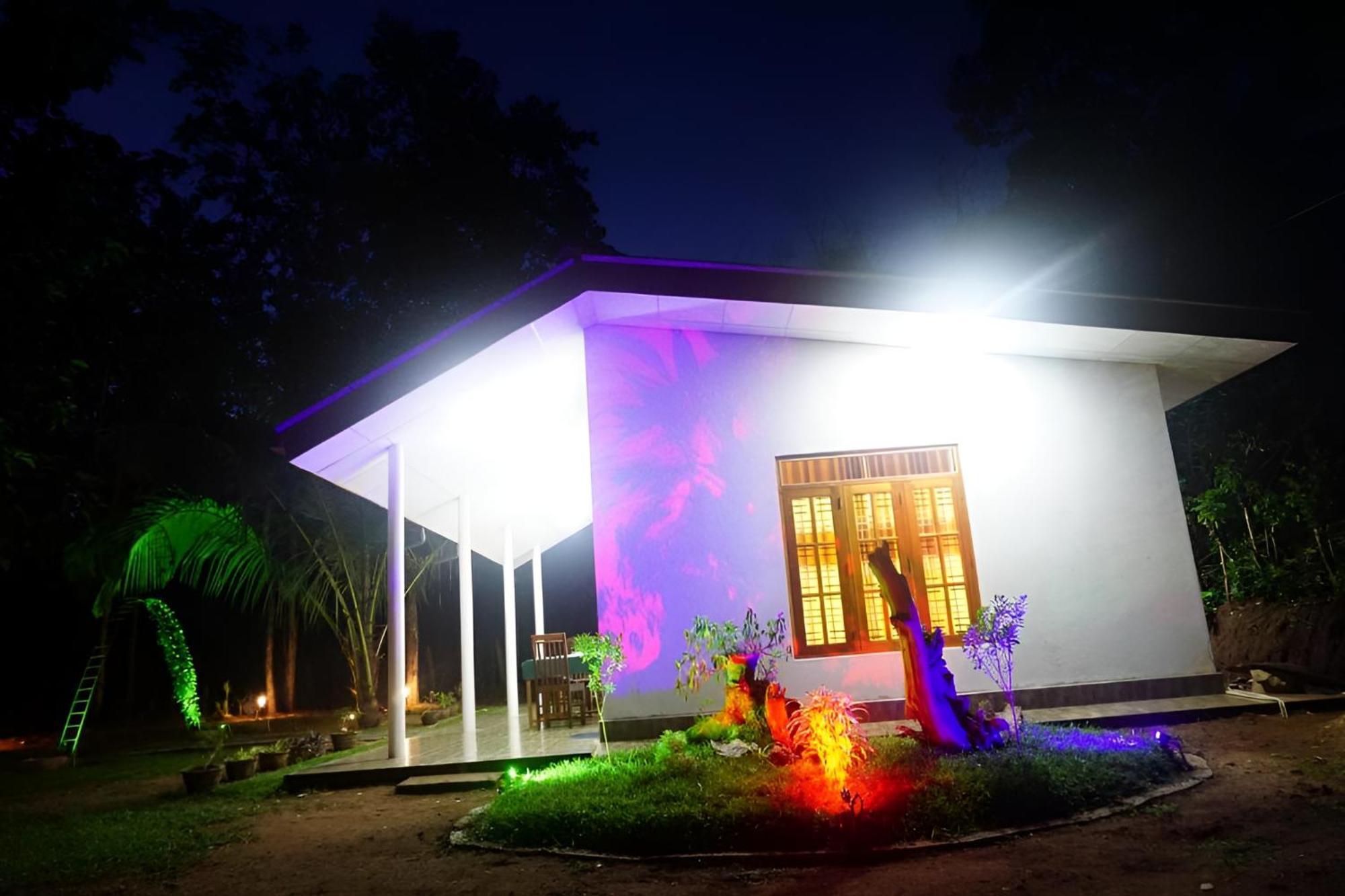 Little Ele Safari Lodge Удавалаве Екстериор снимка