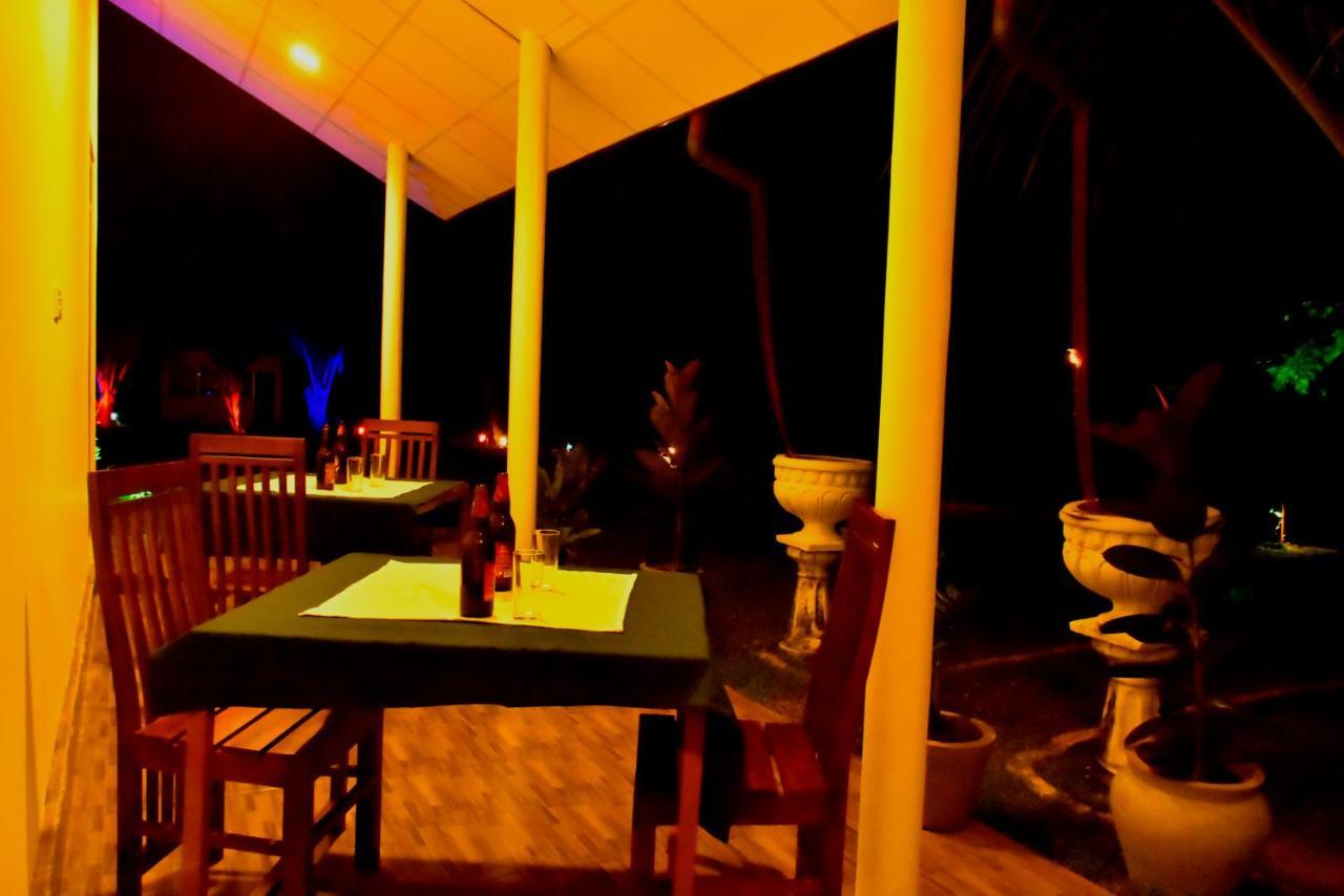 Little Ele Safari Lodge Удавалаве Екстериор снимка